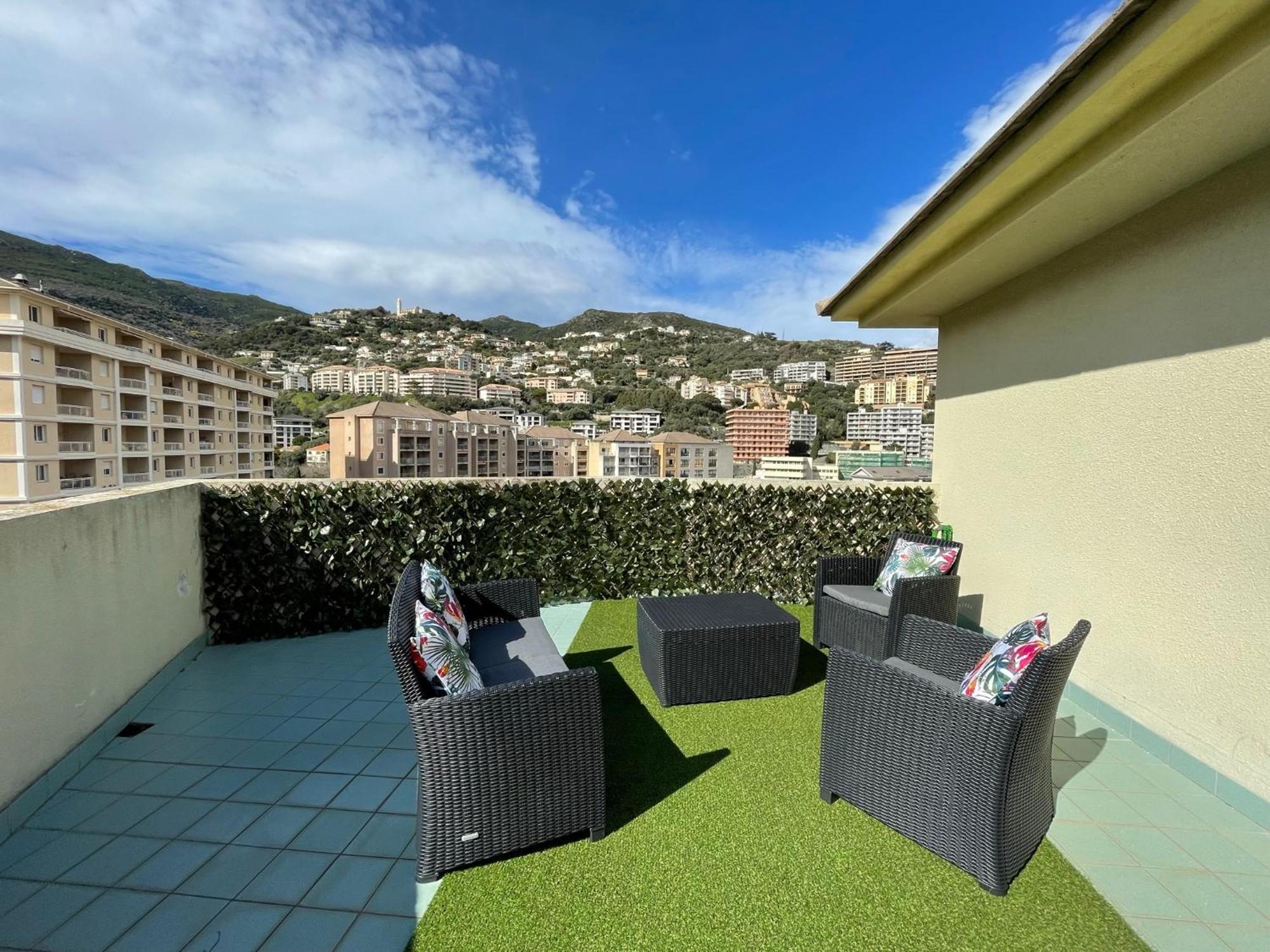 Grand T2 Proche Centre Ville, Vue Mer Et Montagne Bastia  Exteriér fotografie